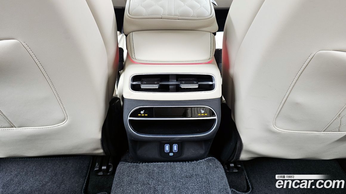 Genesis GV70 2024