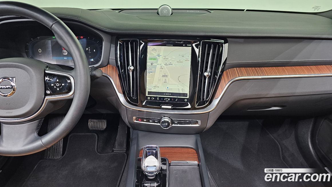 Volvo S60 2025