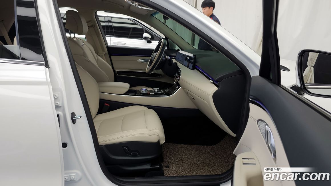 Genesis GV70 2025