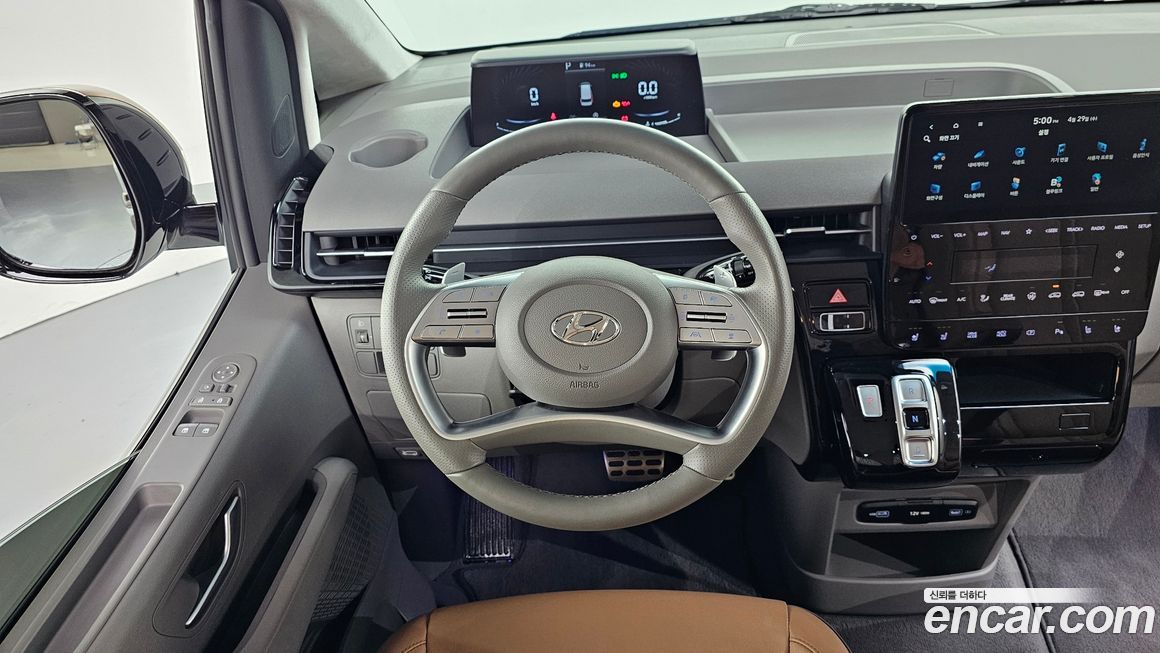 Hyundai Staria 2024