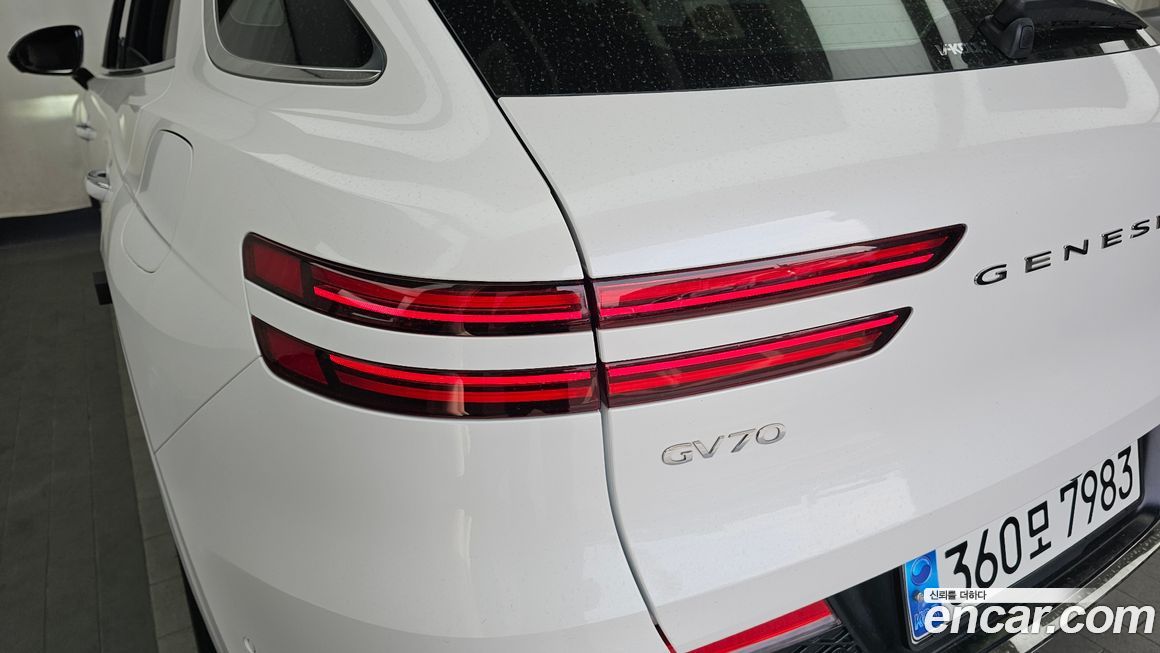 Genesis GV70 2024