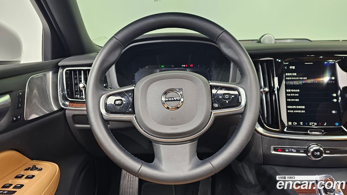 Volvo S60 2025