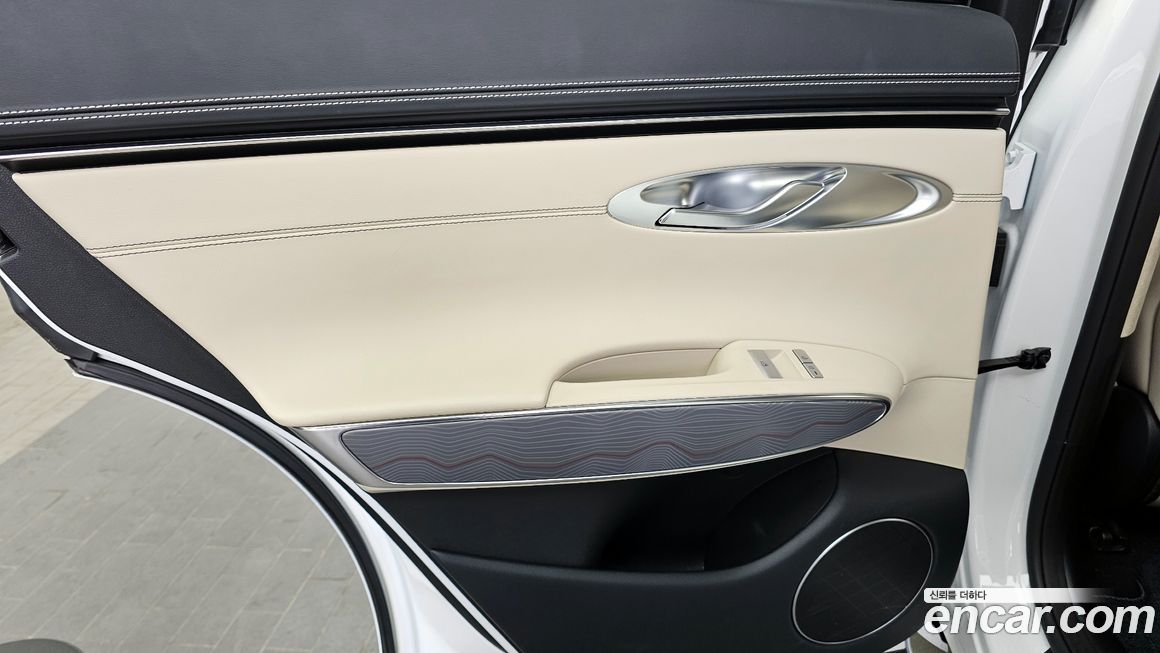 Genesis GV70 2024