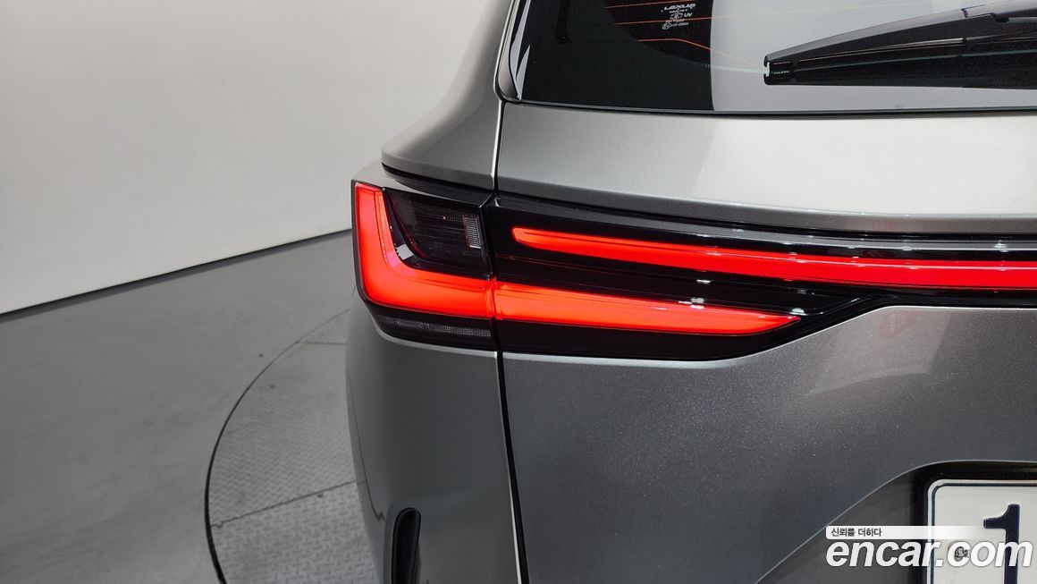 Lexus NX 2023