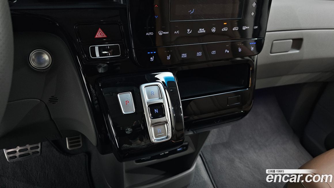 Hyundai Staria 2024