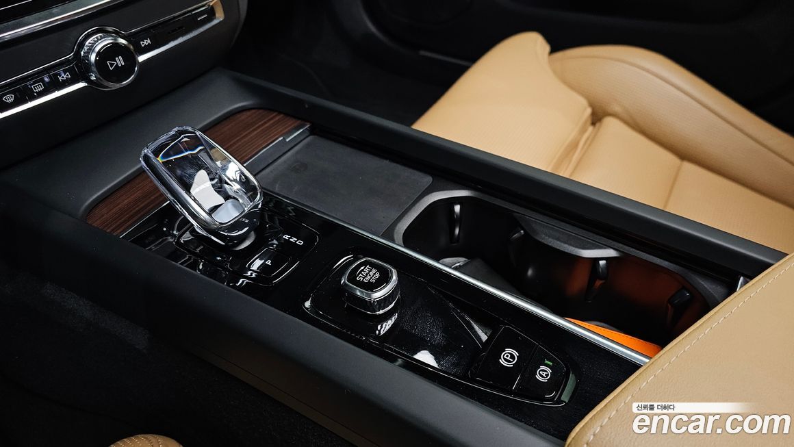 Volvo S60 2025