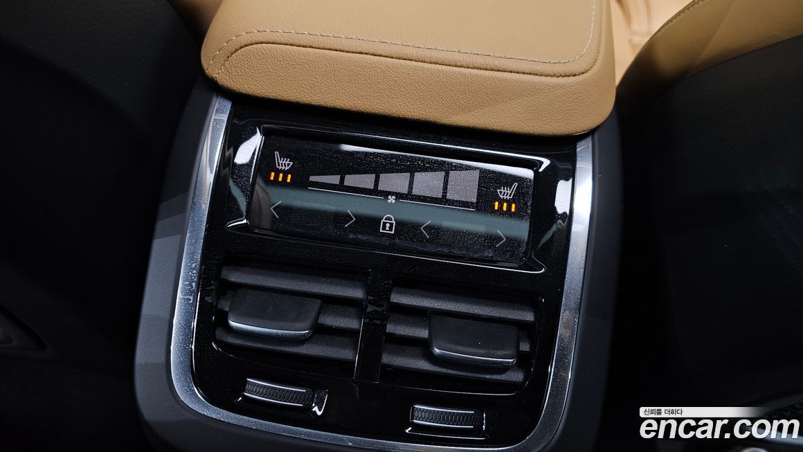 Volvo S60 2025