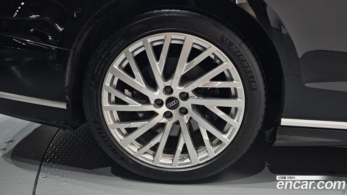 Audi A8 2021