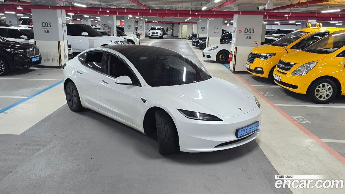 Tesla Model 3 2024