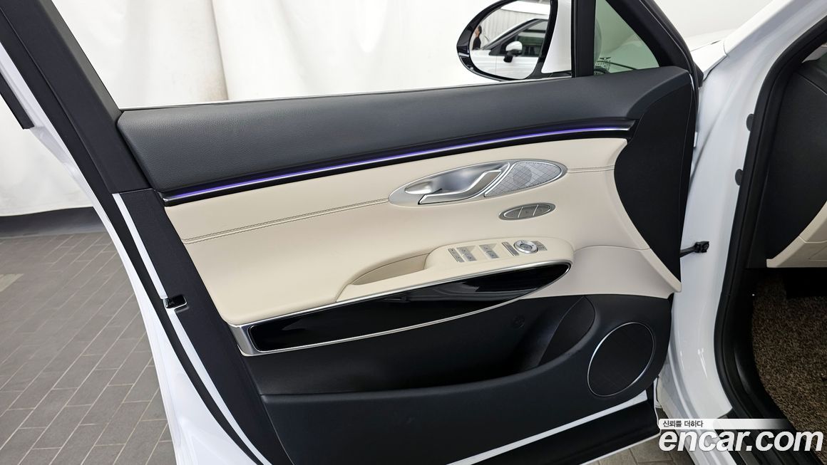Genesis GV70 2025