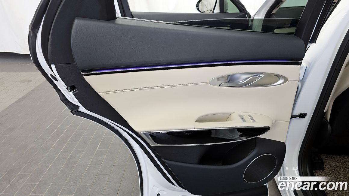 Genesis GV70 2025