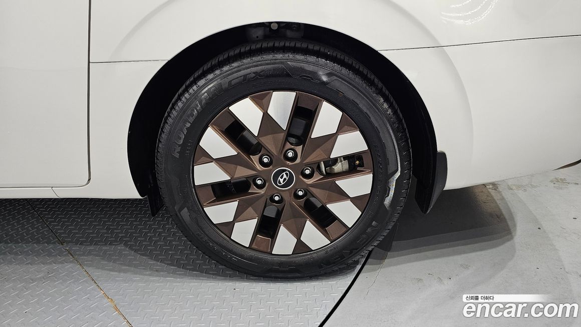 Hyundai Staria 2024