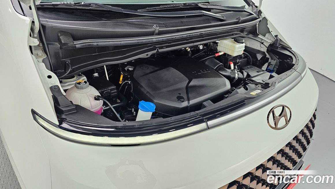 Hyundai Staria 2024