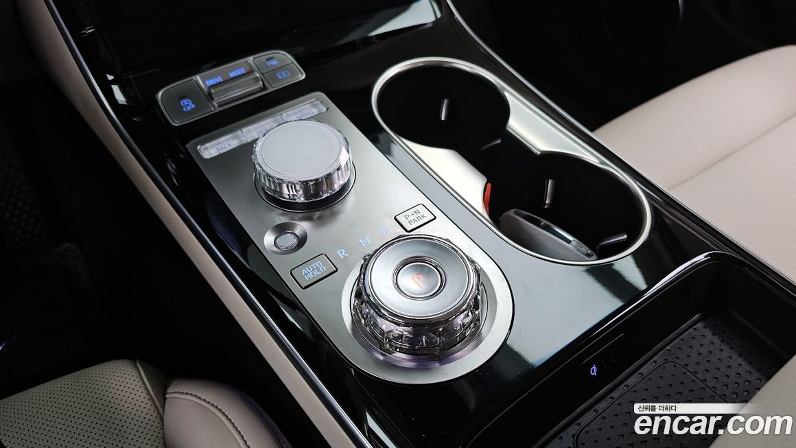 Genesis GV70 2025