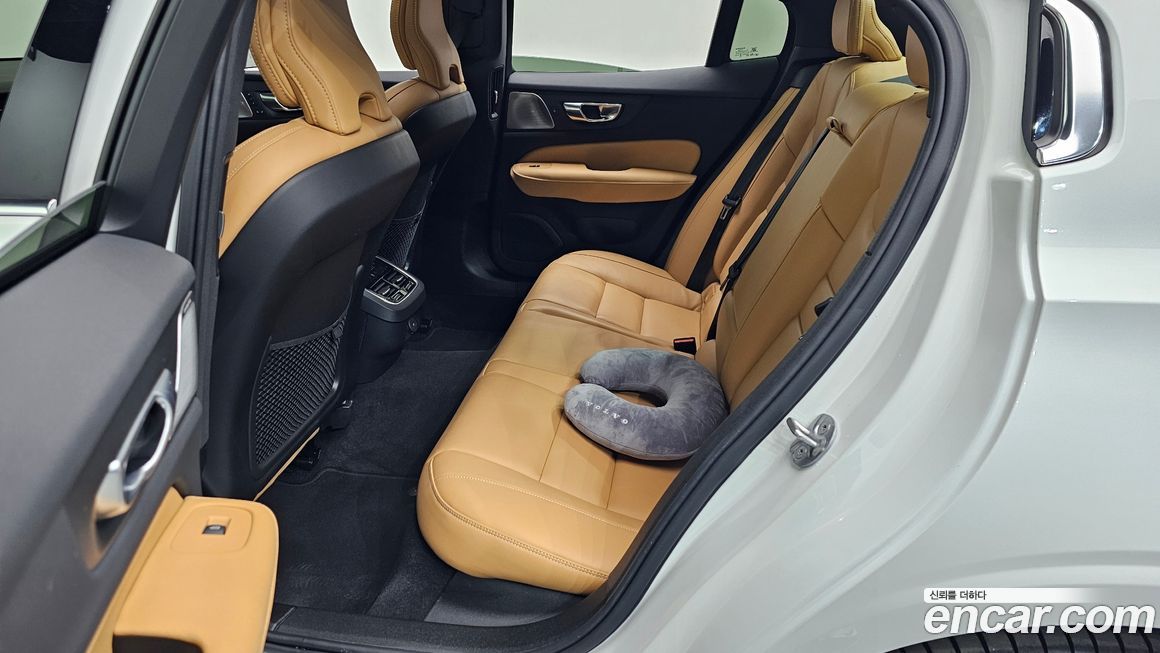 Volvo S60 2025