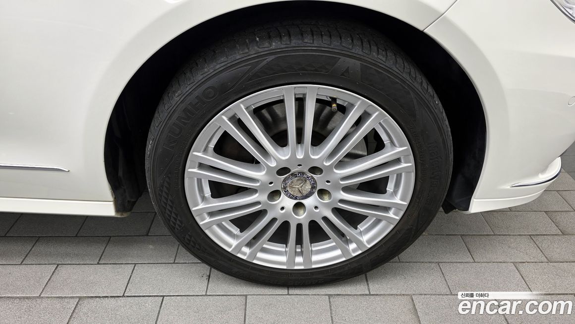 Mercedes-Benz E-Class 2012