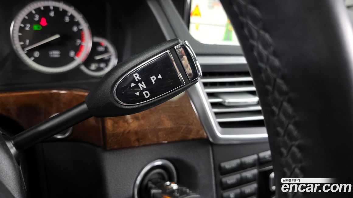 Mercedes-Benz E-Class 2012