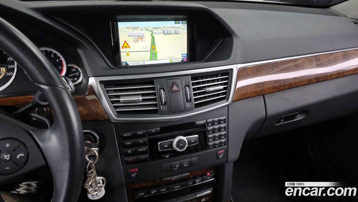 Mercedes-Benz E-Class 2012