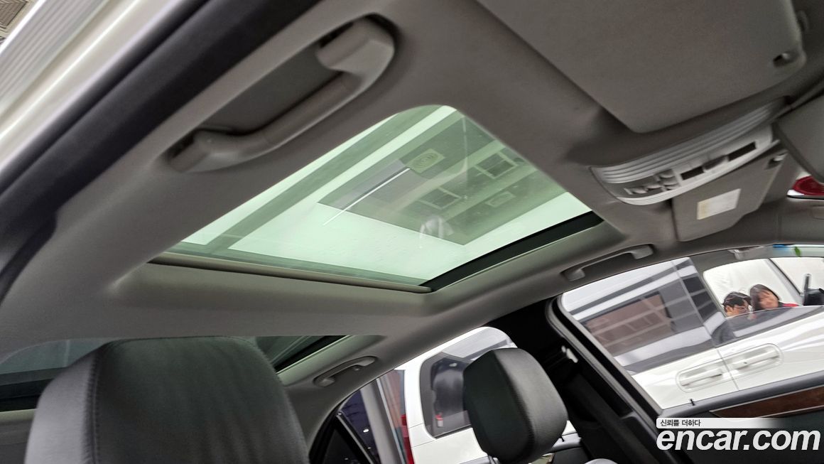 Mercedes-Benz E-Class 2012