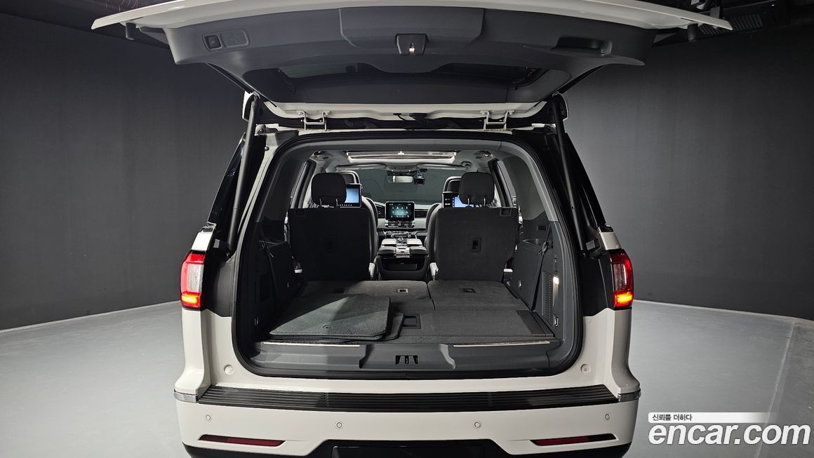 Lincoln Navigator 2021