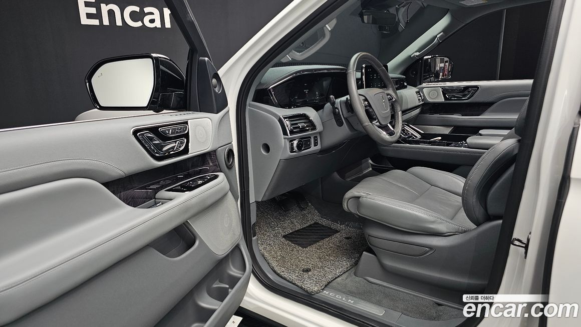Lincoln Navigator 2021