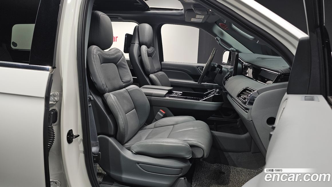 Lincoln Navigator 2021