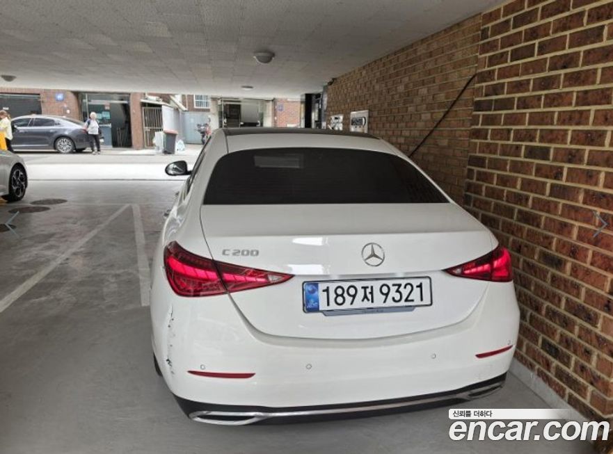 Mercedes-Benz C-Class 2025