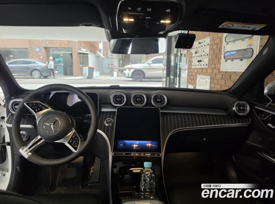Mercedes-Benz C-Class 2025