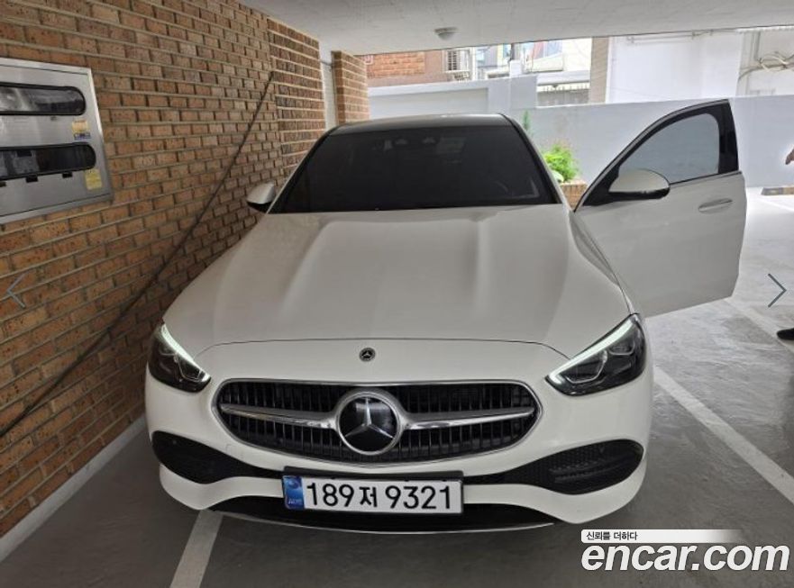 Mercedes-Benz C-Class 2025