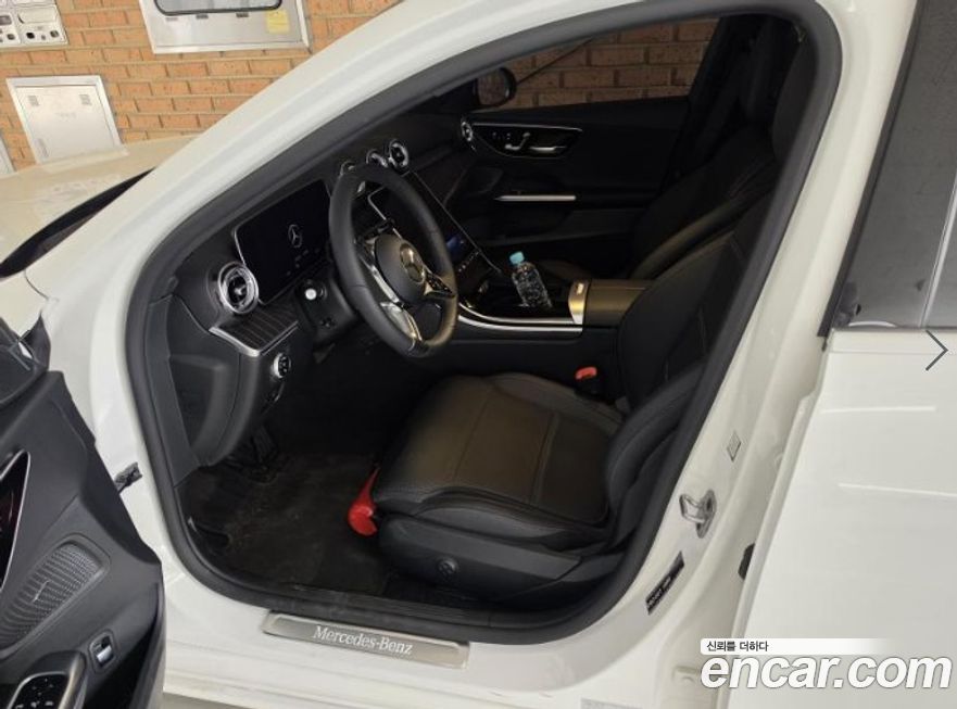 Mercedes-Benz C-Class 2025