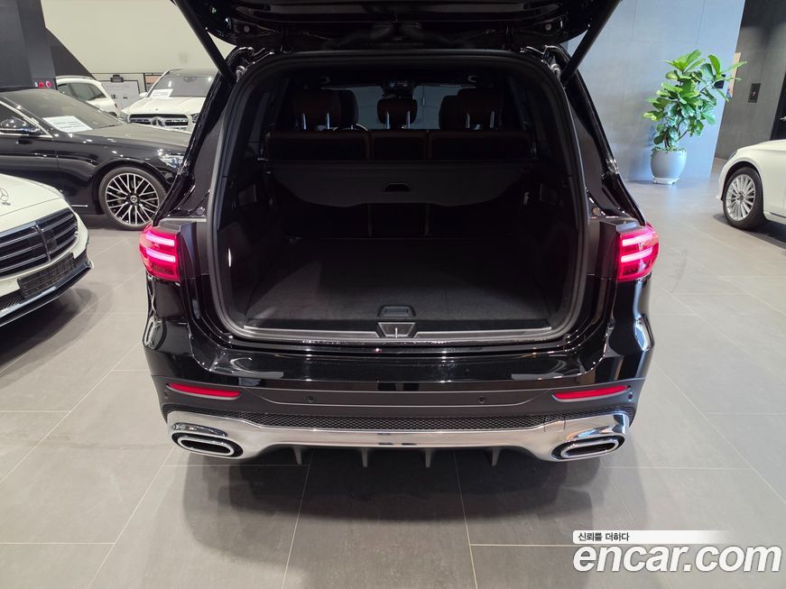 Mercedes-Benz GLB-Class 2025