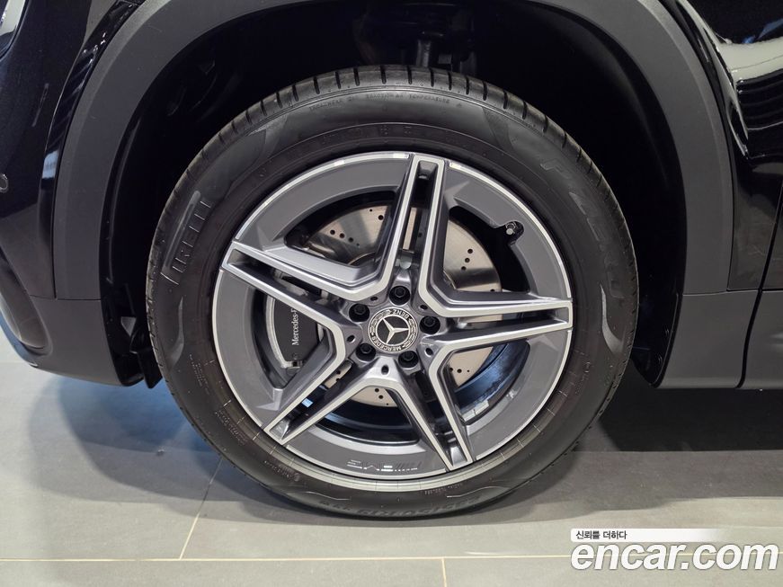 Mercedes-Benz GLB-Class 2025