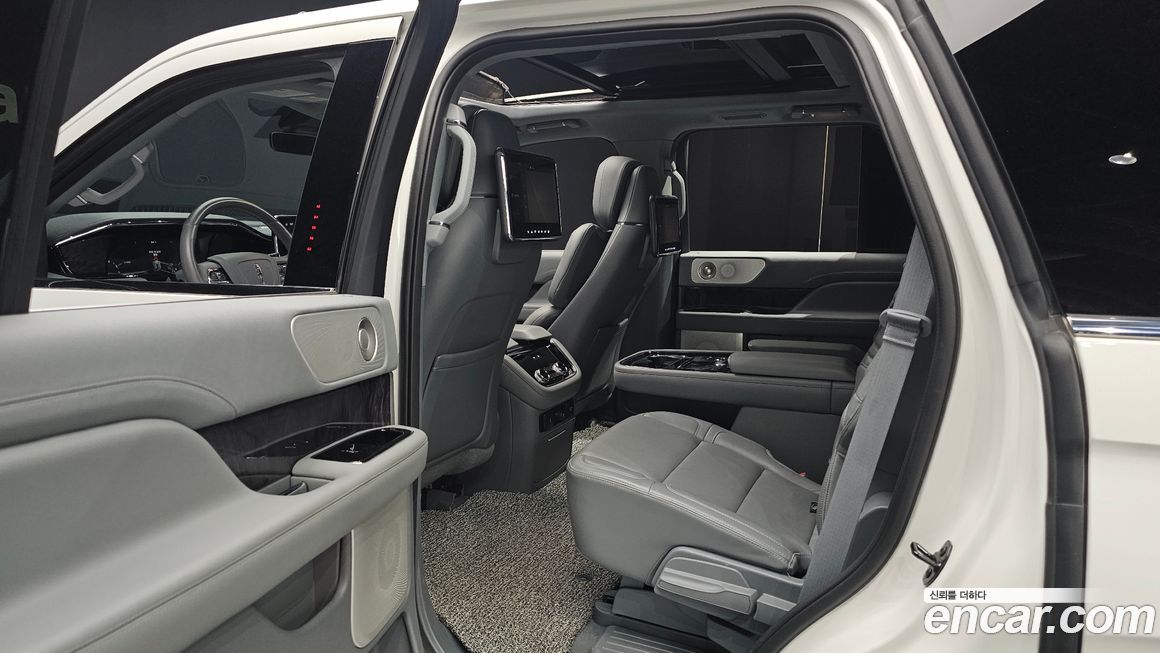 Lincoln Navigator 2021