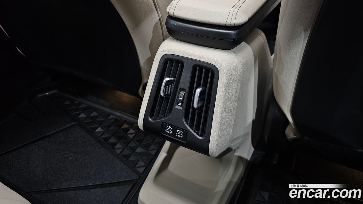 BMW iX1 2025