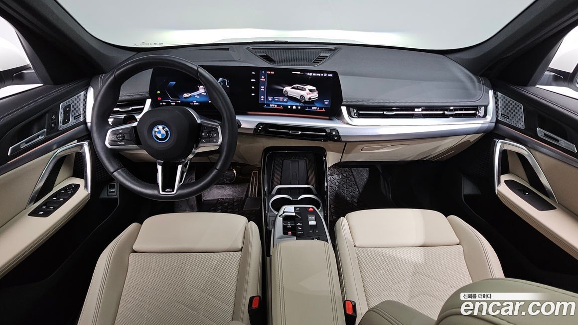 BMW iX1 2025
