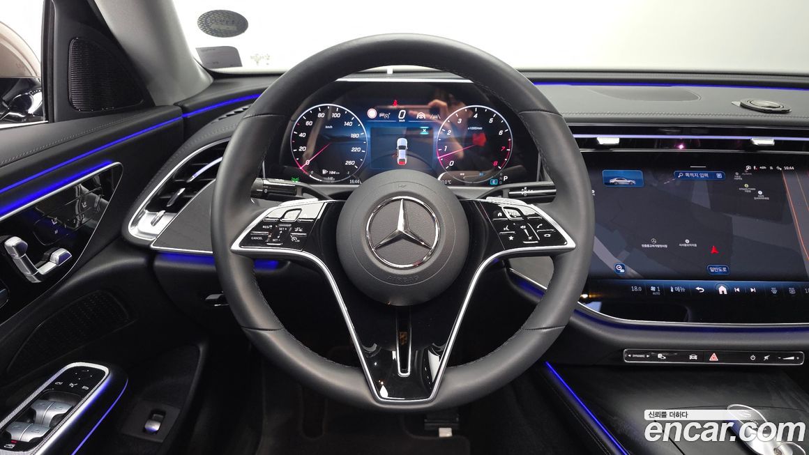 Mercedes-Benz E-Class 2024