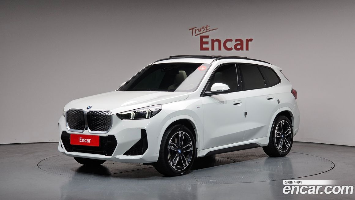 BMW iX1 2025