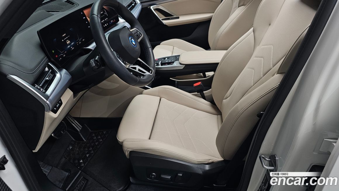 BMW iX1 2025