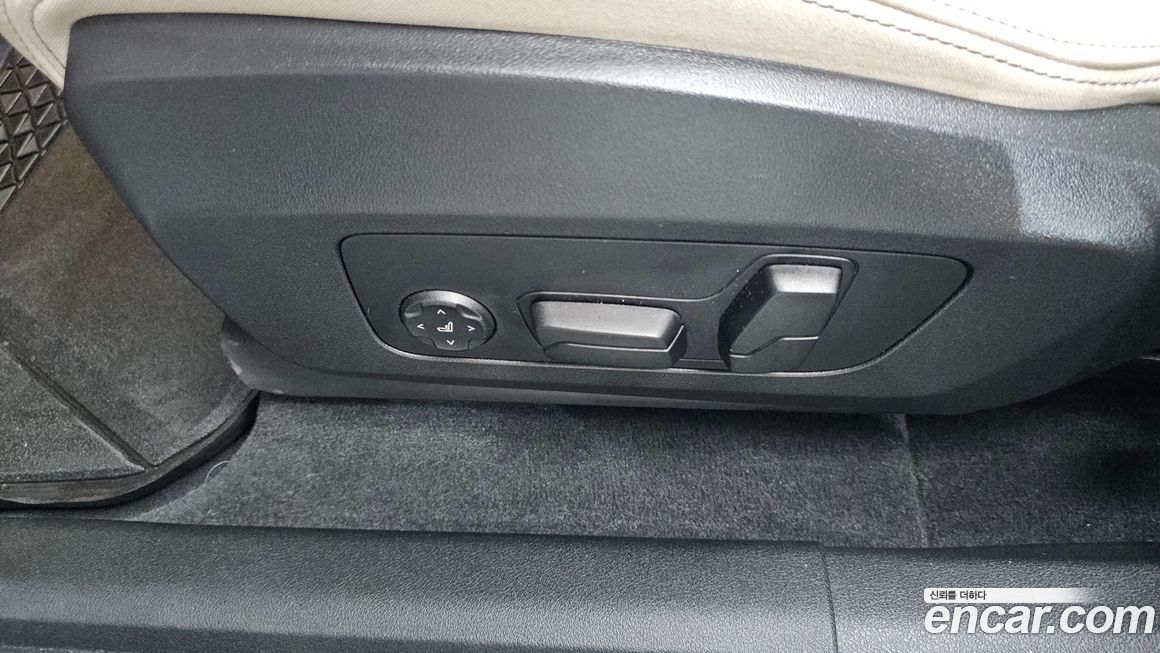 BMW iX1 2025