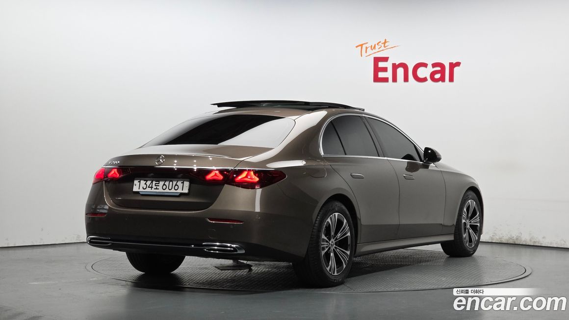 Mercedes-Benz E-Class 2024