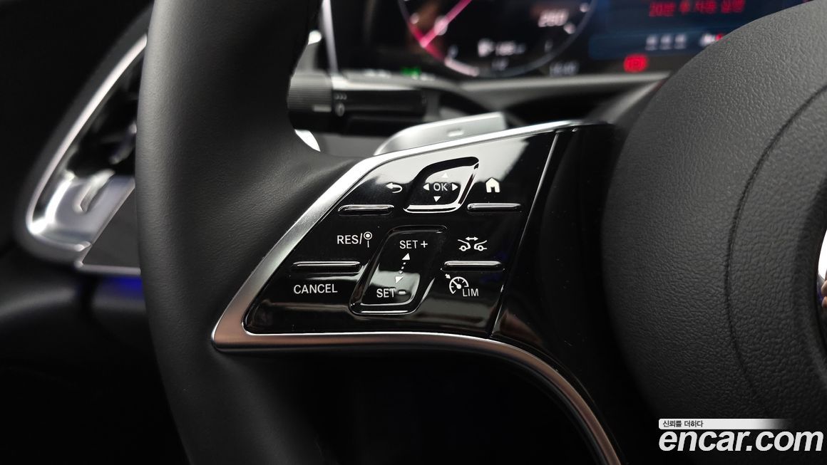Mercedes-Benz E-Class 2024