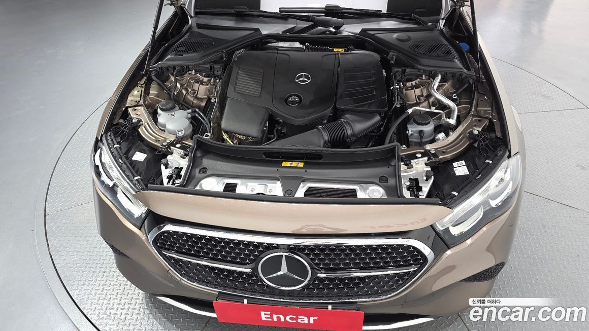 Mercedes-Benz E-Class 2024