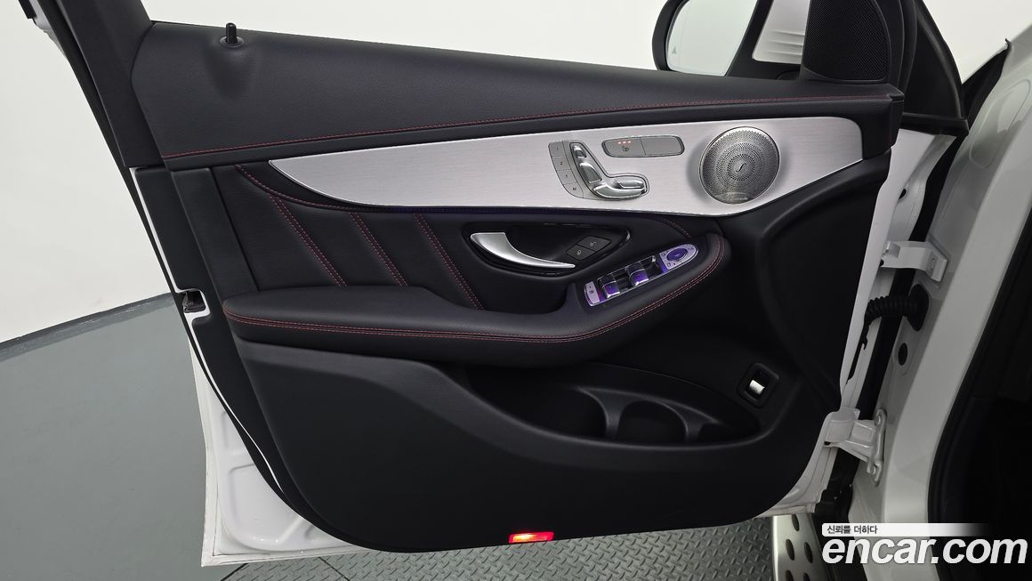 Mercedes-Benz GLC-Class 2021
