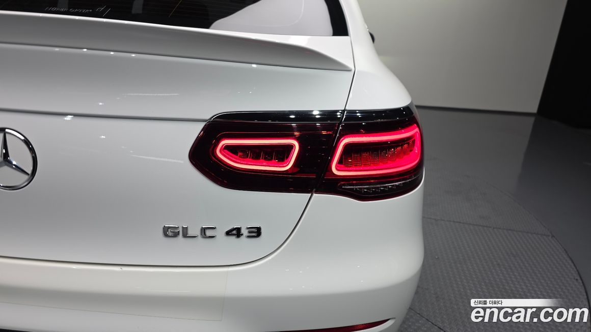 Mercedes-Benz GLC-Class 2021