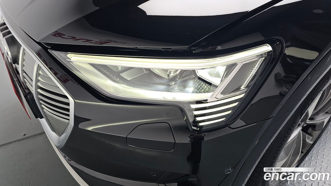 Audi e-tron 2021