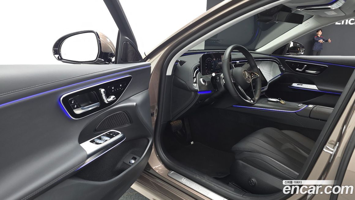 Mercedes-Benz E-Class 2024