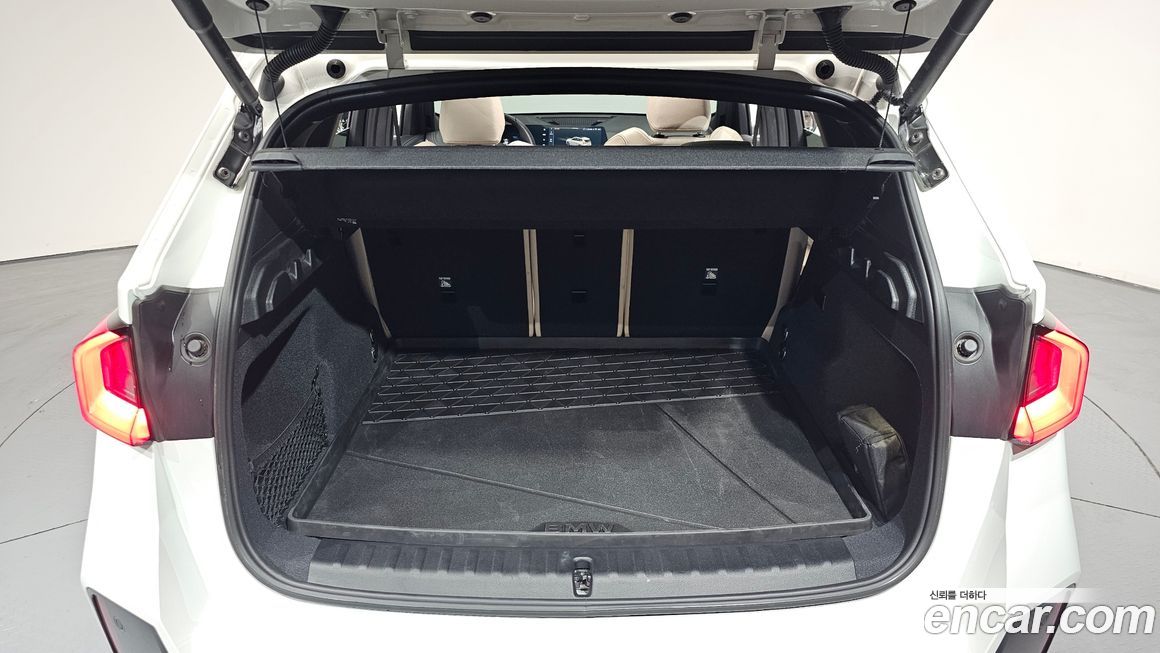 BMW iX1 2025