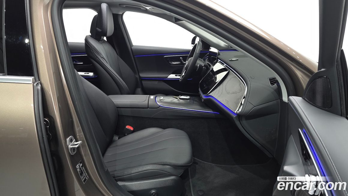 Mercedes-Benz E-Class 2024