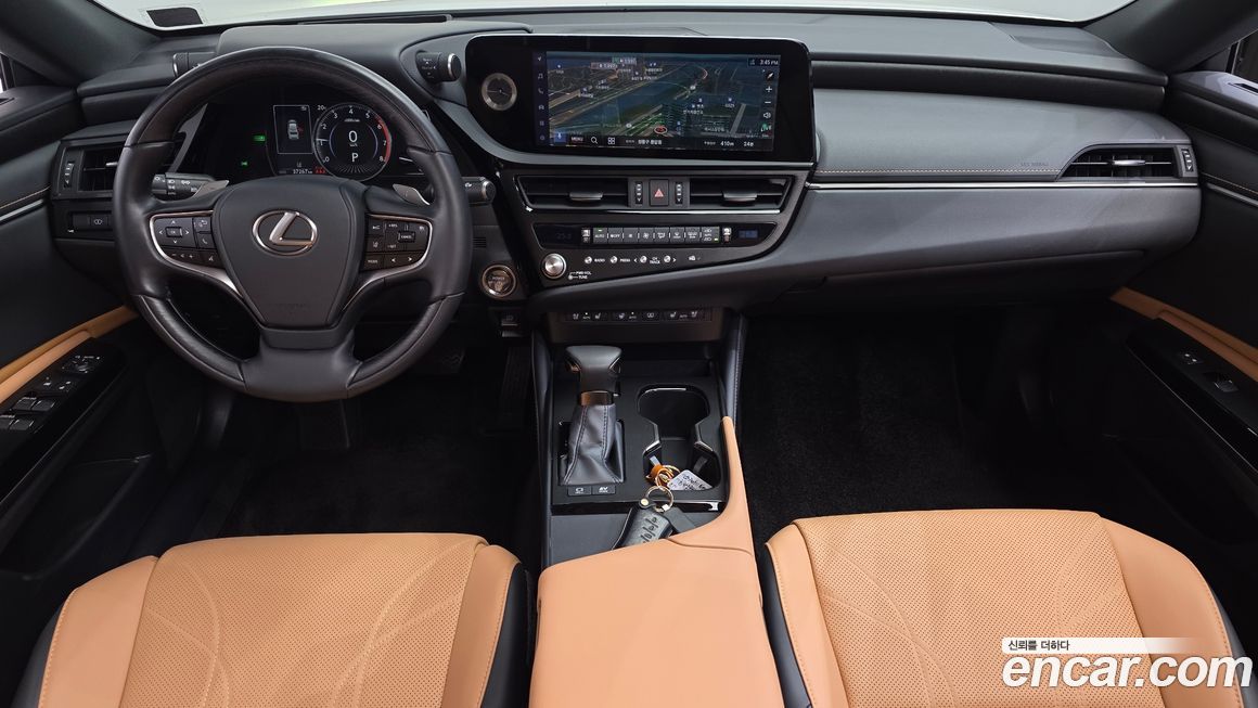 Lexus ES 2025
