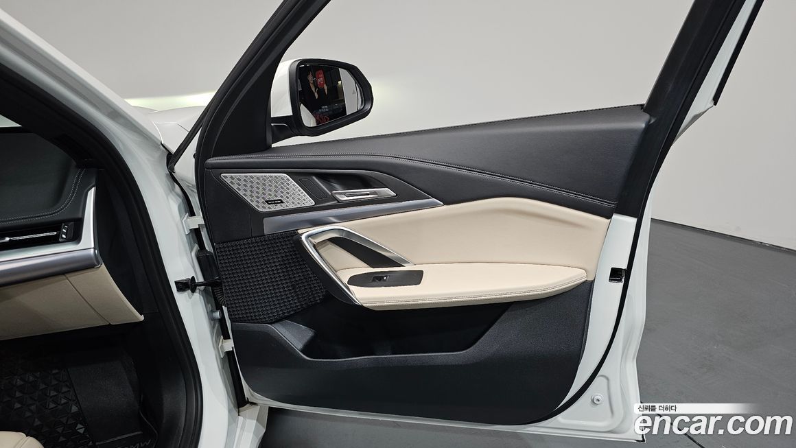 BMW iX1 2025
